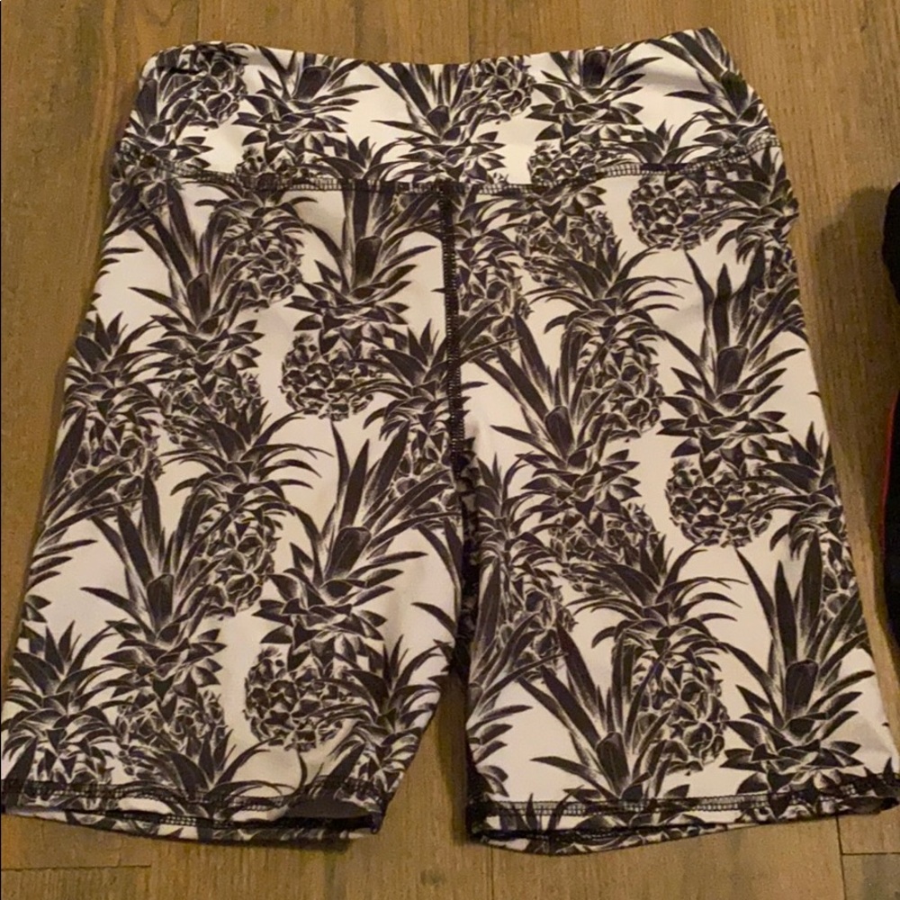 Pineapple bicker shorts